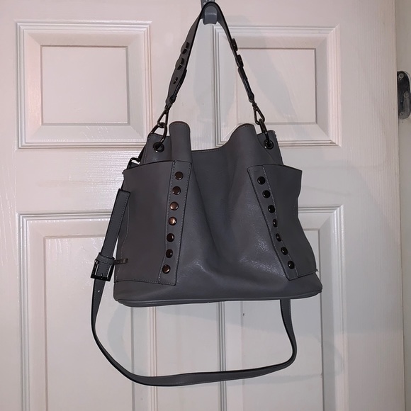 Steve Madden Women's BKAMARA Bucket Bag - Adjustable Grommet Strap, Magnetic Closure, Interior Pocket, Gunmetal Hardware